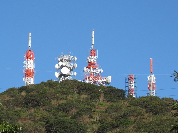 鰐塚山テレビ・FM送信所